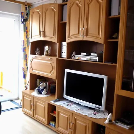 1 Apartment *